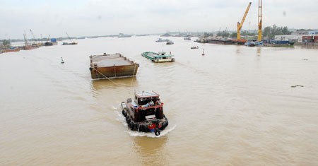 Water quality of Dong Nai River has gone down partly because of industrial wastewater (File photo: SGGP) Water quality of Dong Nai River has gone down partly because of industrial wastewater (File photo: SGGP)